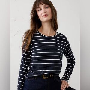 NWT Banana Republic Timeless Tee 💙